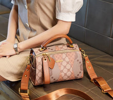 Hong Kong famous brand Boston women's bag 2024 new style bag fashionable single shoulder pillow bag large capacity versatile crossbody bag