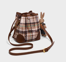 Official website: Xiaoc&K flagship store bag, women's 2024 new crossbody bag, high-end feeling, autumn and winter commuting single shoulder bucket bag