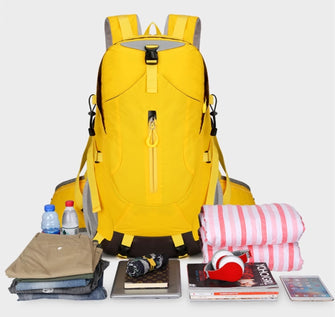 New outdoor backpack for men and women, hiking, camping, adventure travel bag, lightweight and waterproof 40 liter multifunctional hiking bag