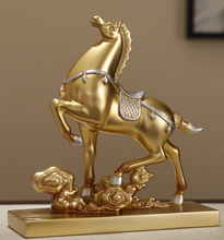 New Chinese style high-end horse ornaments have achieved immediate success and risen to fame. Office owners have desktop decorations and opening gifts