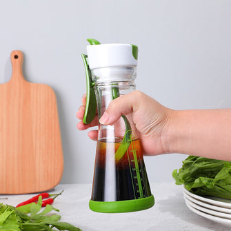 Rotating Salad Dressing Stirring Cup Manual Seasoning Sauce Dipping Juice Mixer Bottle Mixing Cup Kitchen Accessories